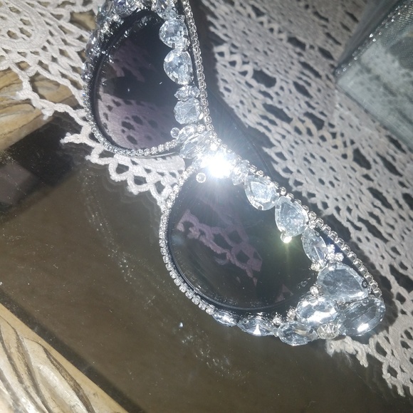 Rhinestone Encrusted Cat Eye Shades - Picture 3 of 3